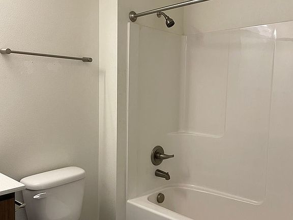 5th image of 13609 NE 28th St #19