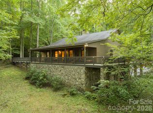 1221 Sam Cv, Robbinsville, NC 28771
