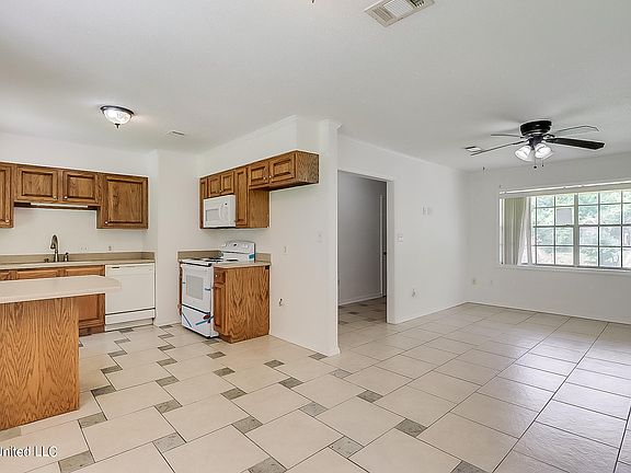 5th image of 2417 Heritage Dr