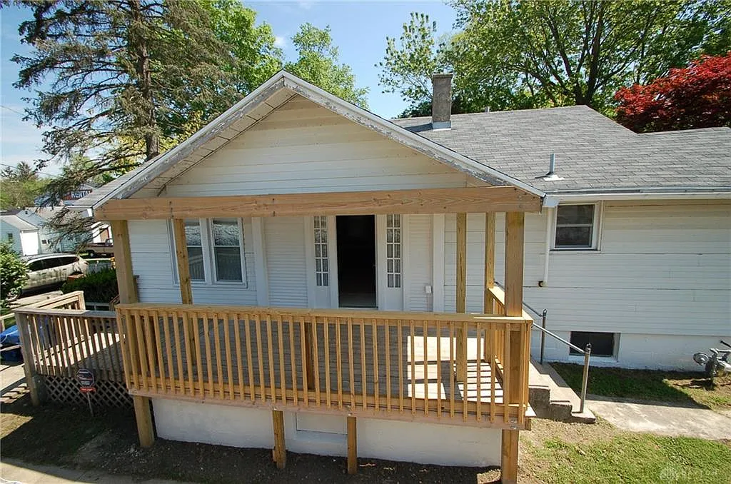 10 Brussels Ave photo 1