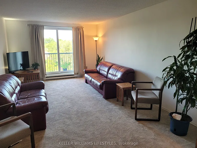 986 Huron St #710 — Photo 6