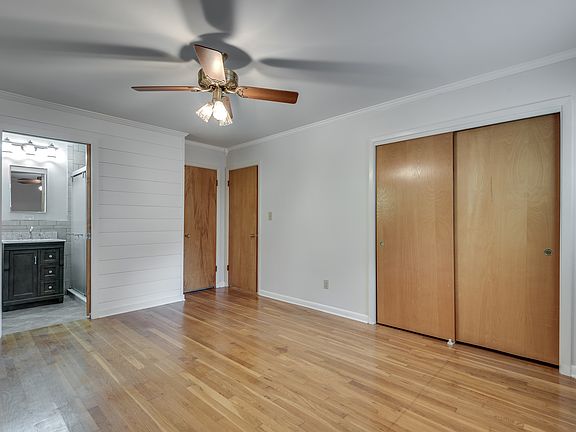 5th image of 3082 Greenbrook Way NE