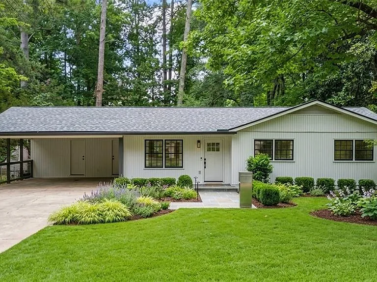 3022 Hillwood Dr — Photo 1