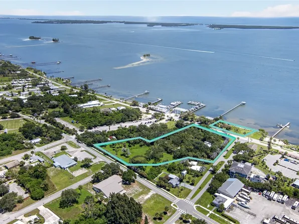 608 Davis St, Sebastian, FL 32958