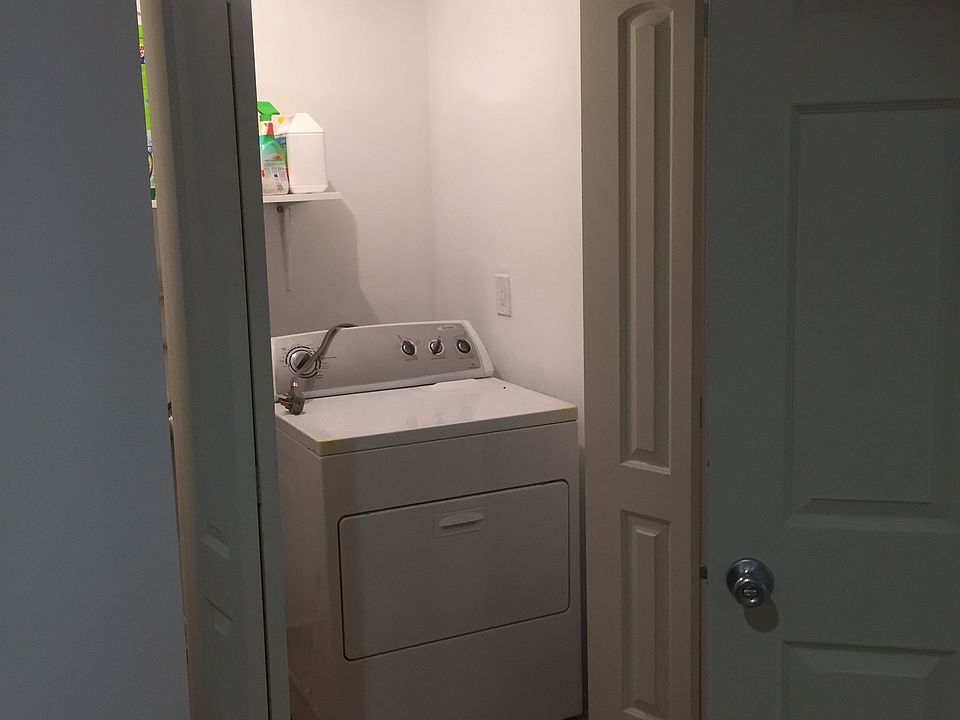 Washer and dryer closet 