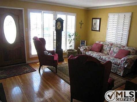 3rd image of 4305 Mobile Ave