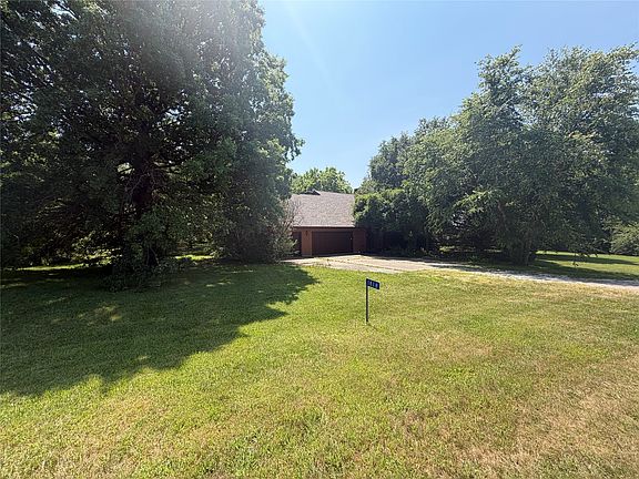 2nd image of 1818 Patricia Acres Ct