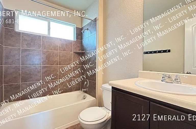 2127 Emerald Edge — Photo 18