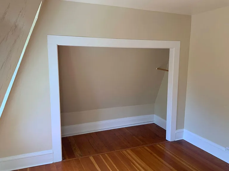 1006 W 12th Aly — Photo 15