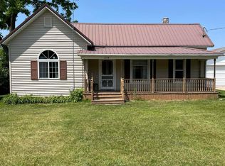 214 W Cook St, Maple Rapids, MI 48853