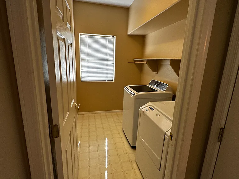 1886 E Oasis Dr — Photo 7