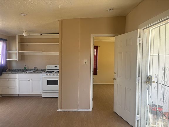 4th image of 15412 6th St APT B