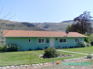 751 3rd St, Chelan Falls, WA 98817