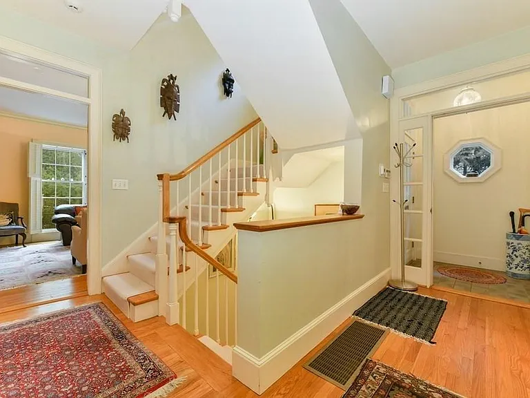 14 Ash St — Photo 9