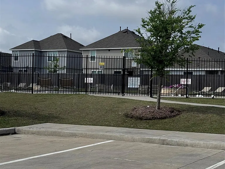 2217 Middle Ridge Dr — Photo 14