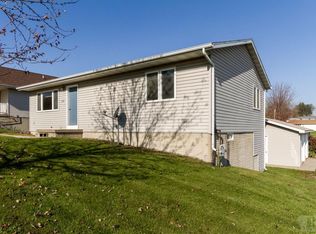 614 Pleasant St, Brooklyn, IA 52211