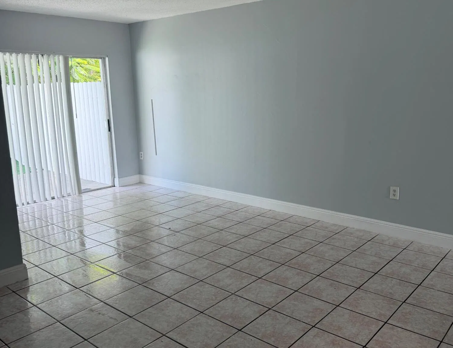 3 bed, 2.0 bath, 1162 sqft, $2,450 — Photo 4