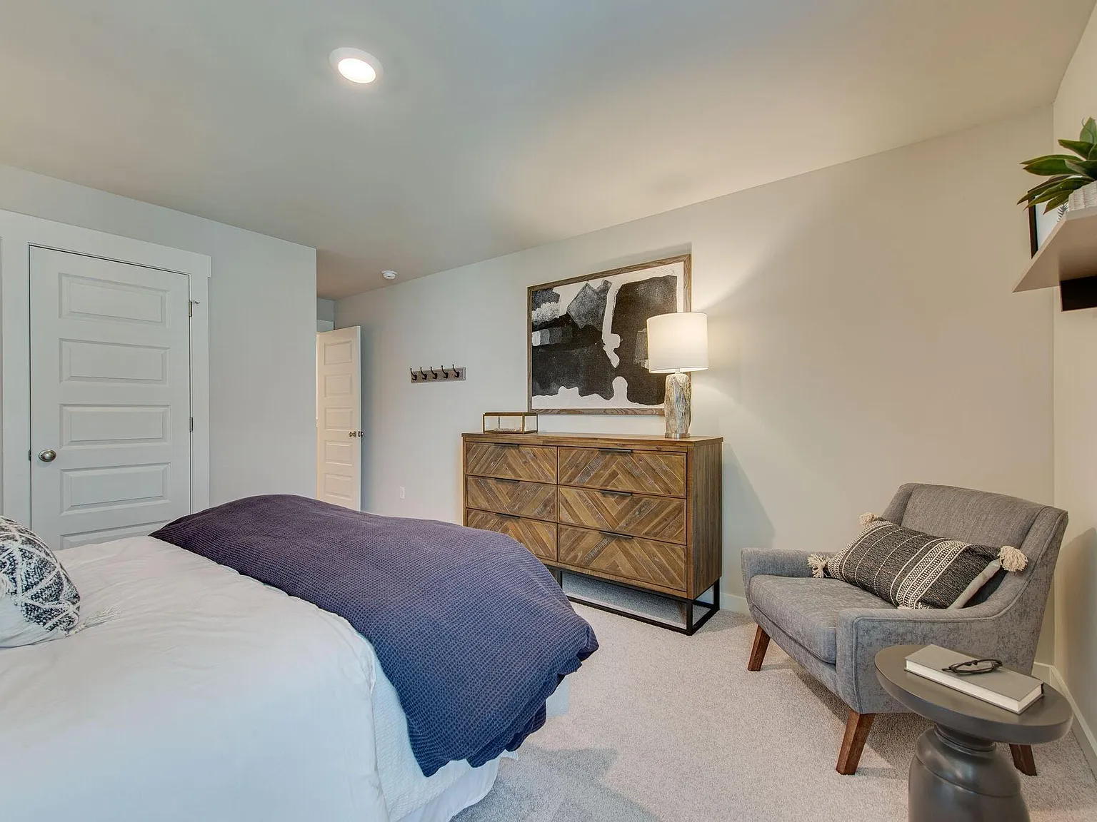 3 bed, 2.5 bath, 1729 sqft, $2,095 — Photo 3
