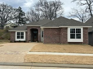 16 Ashburn Woods Ave, Natchez, MS 39120