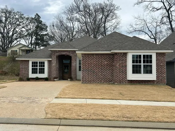 16 Ashburn Woods Ave, Natchez, MS 39120