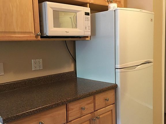 5th image of 11207 NE 61st Pl #B