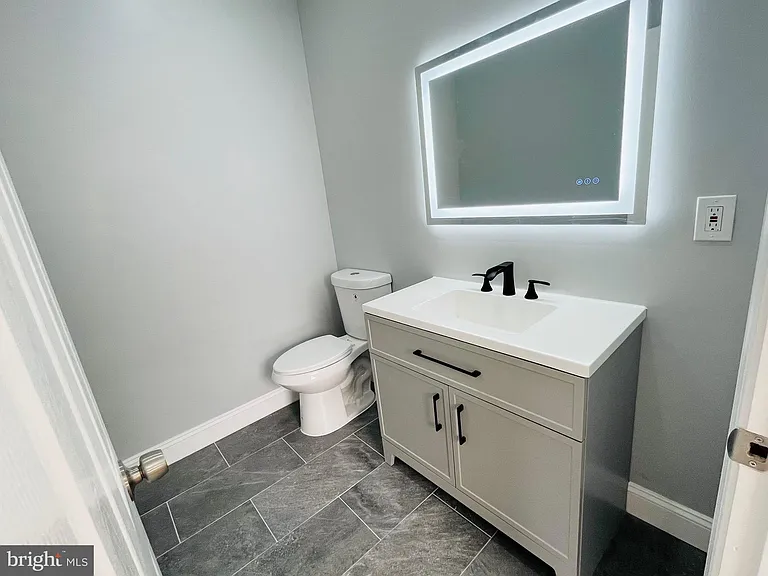 633 S 57th St — Photo 14