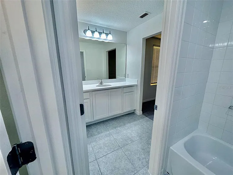 1707 Sanibel Dr — Photo 15