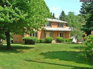 84 Luden Ave, Munroe Falls, OH 44262