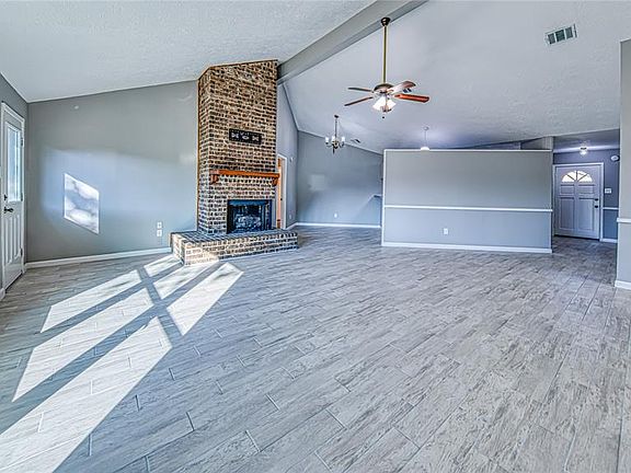 4th image of 2327 Bisontine Street