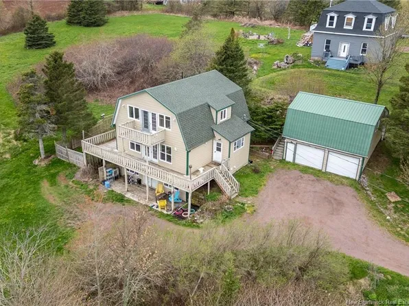 22 A Walker Rd, Sackville, NB E4L 3K9