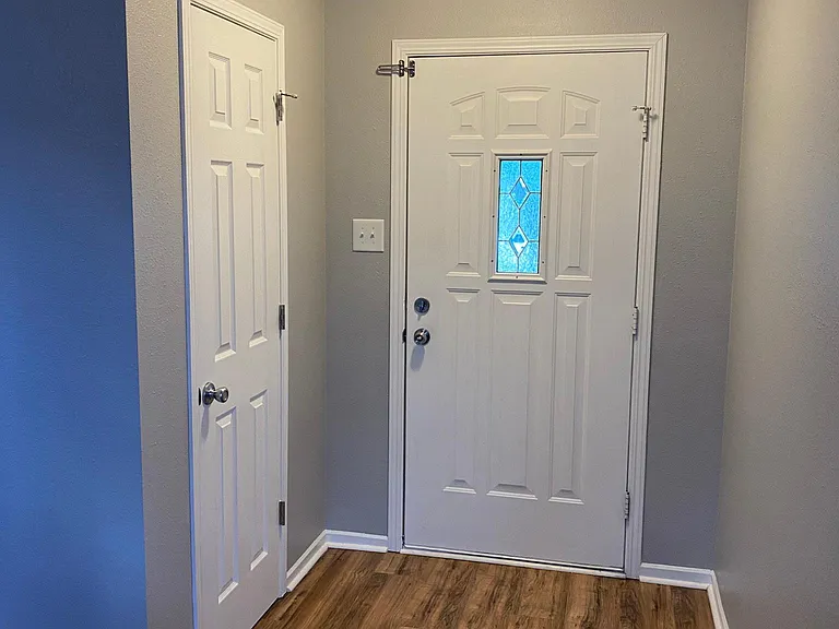 5636 N Plymouth Ct — Photo 4