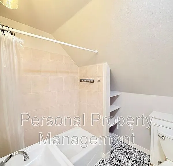 2234 N L St — Photo 18