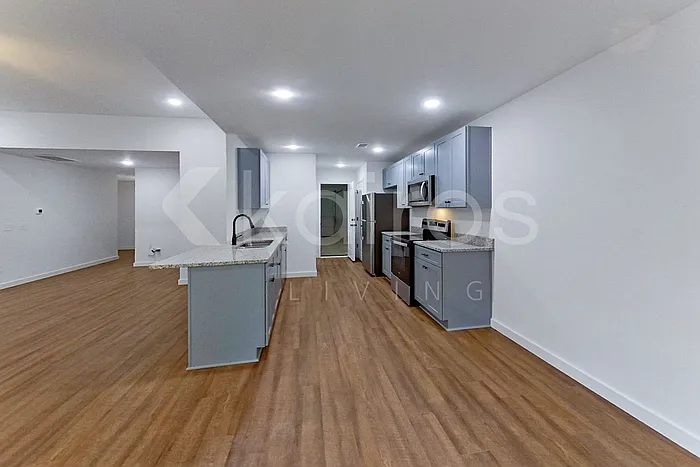 142 Hughes Dr — Photo 4