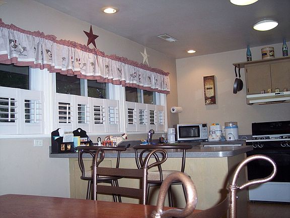 new dishwasher and gas stove and refrige all included!!