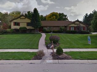 9666 Meadow Woods Ln, Dayton, OH 45458