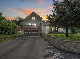 920 East St, Middletown, CT 06457