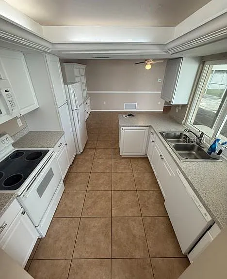 3654 Pin Oaks St — Photo 24