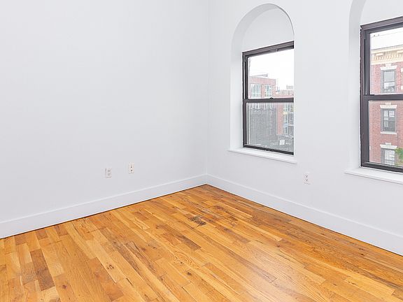 4th image of 54 Lewis Ave #5L