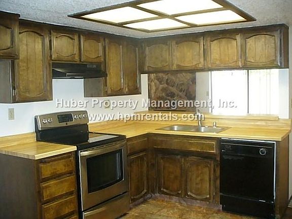 3rd image of 747 Mikkelsen Dr