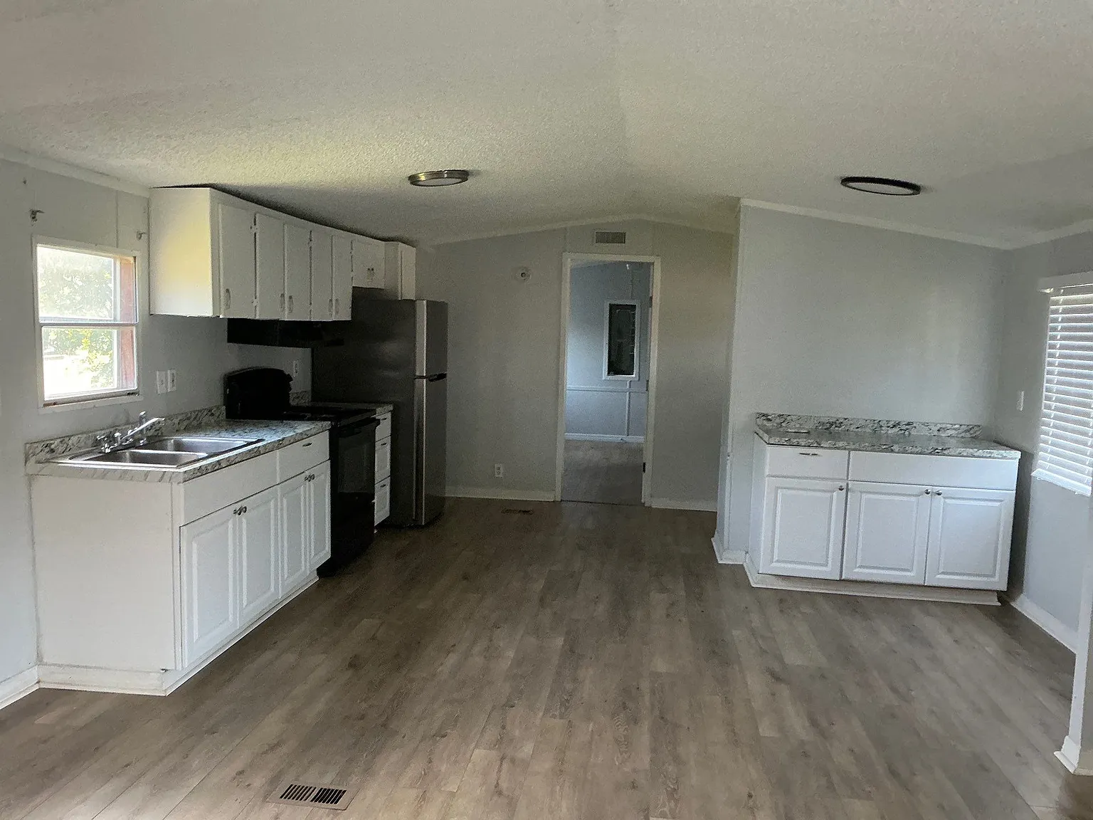 306 Rockhouse Rd E — Photo 2