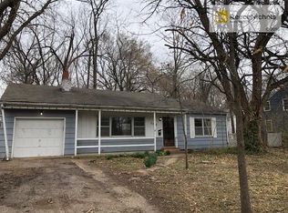 6808 W 69th St, Overland Park, KS 66204