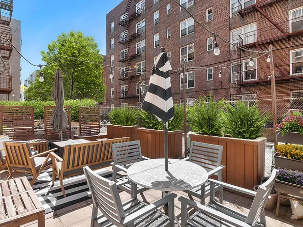 400 E 17th St APT 200, Brooklyn, NY 11226