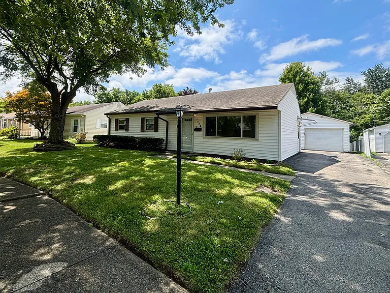 1677 Falke Dr — Photo 2