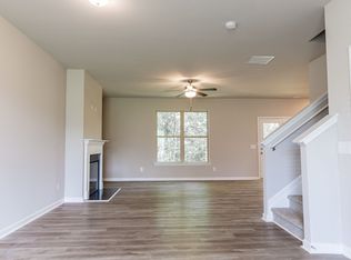 129 McGinnis Cir, Calhoun, GA 30701