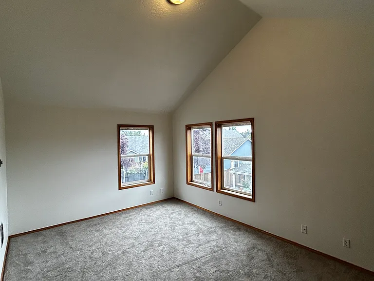 614 S 41st Ct — Photo 11