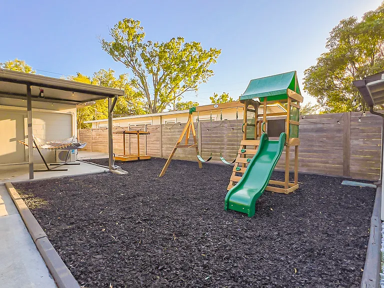 3811 Hargill Dr — Photo 9