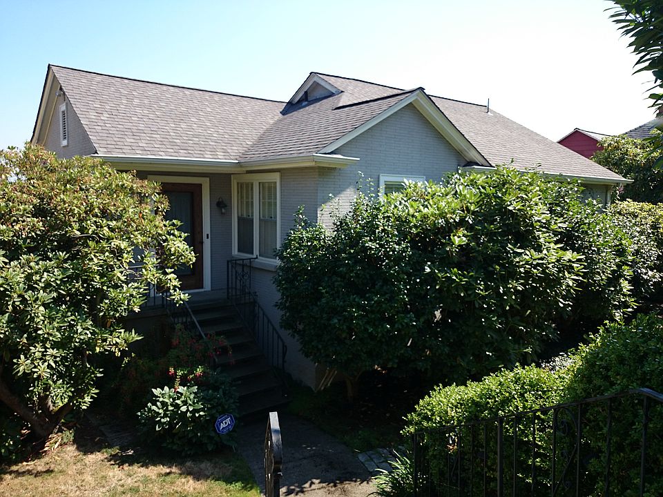 2nd image of 654 Wellington Ave