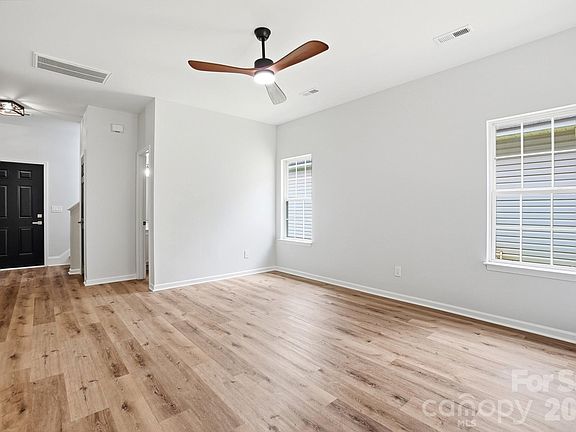 5th image of 3625 Bullard St