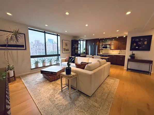 445 West 19th Street image 1 of 9