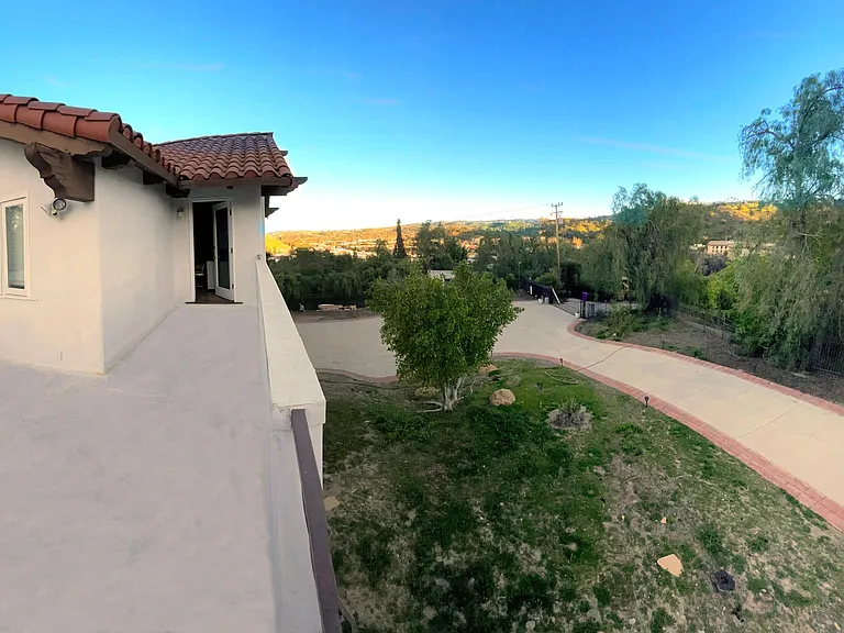 Parkway Calabasas — Photo 15